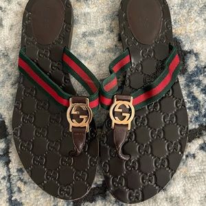 Gucci GG Logo Monogram Flip Flop - Brown